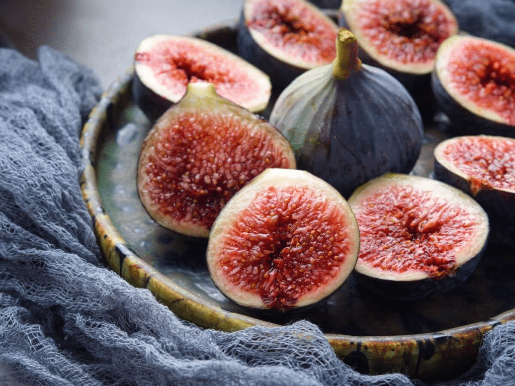 A dish of purple figs from France