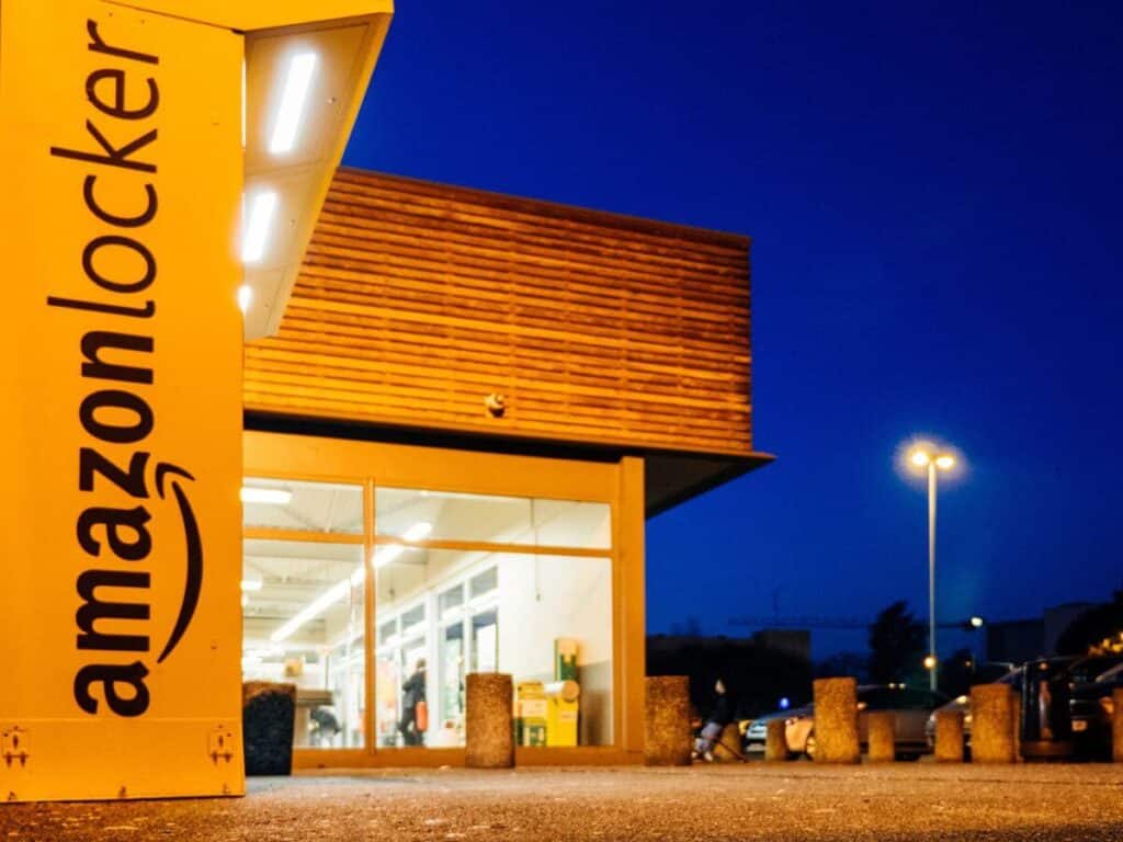 A building in France at night where you can use Amazon Locker